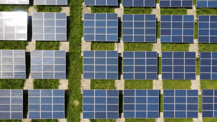 Quels sont les avantages et inconvénients des panneaux solaires photovoltaïques ?